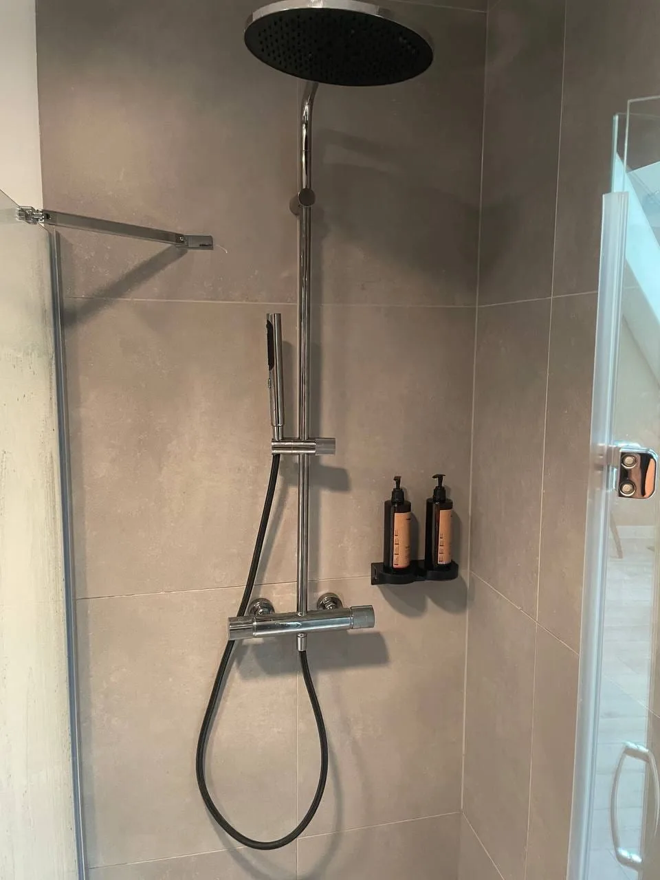 Prysznic walk-in z baterią termostatyczną — DobryHydraulik Łódź